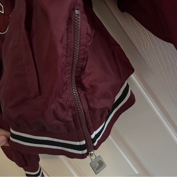 Umass windbreaker - Picture 3 of 5
